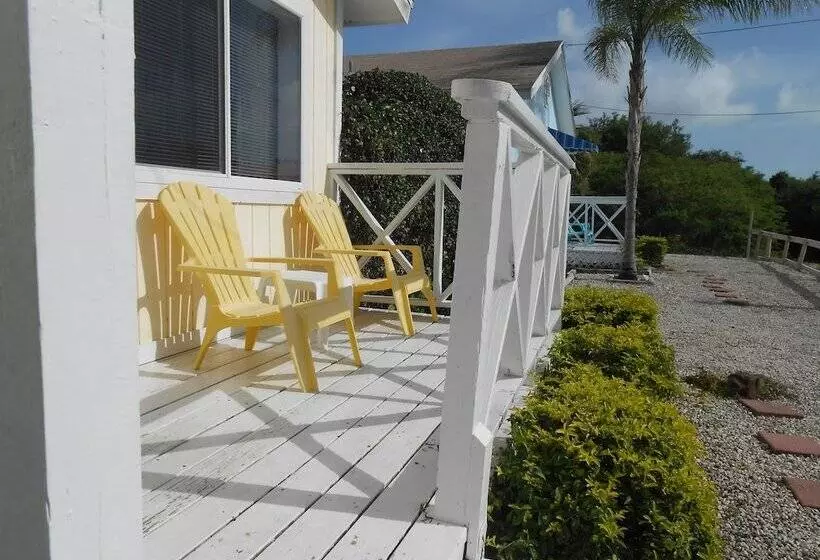 استراحتگاه Hoopers Bay Villas