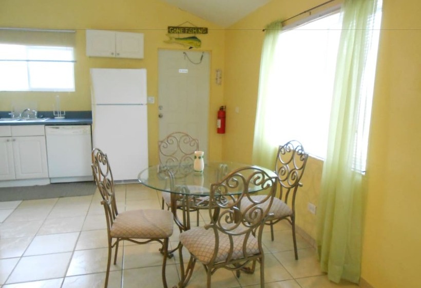 استراحتگاه Hoopers Bay Villas