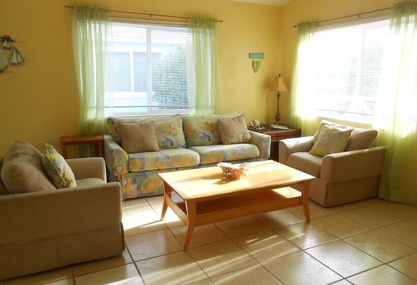 استراحتگاه Hoopers Bay Villas