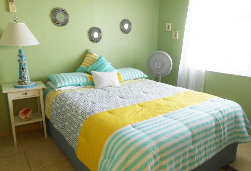 استراحتگاه Hoopers Bay Villas