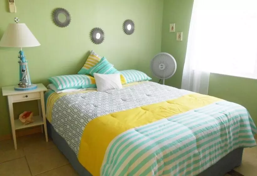 استراحتگاه Hoopers Bay Villas