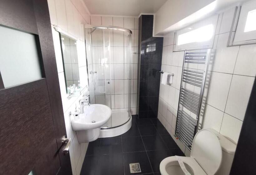 בית מלון כפרי Seven Inn