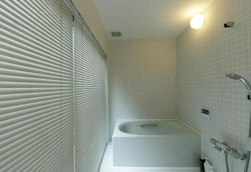 古民家ホテル 亀島駅徒歩1分 名古屋駅スグ 11月は期間限定でaokitakamasaの写真アートを掲載 11月度はbbqのご利用を中止とさせて頂きます