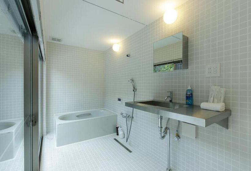 古民家ホテル 亀島駅徒歩1分 名古屋駅スグ 11月は期間限定でaokitakamasaの写真アートを掲載 11月度はbbqのご利用を中止とさせて頂きます