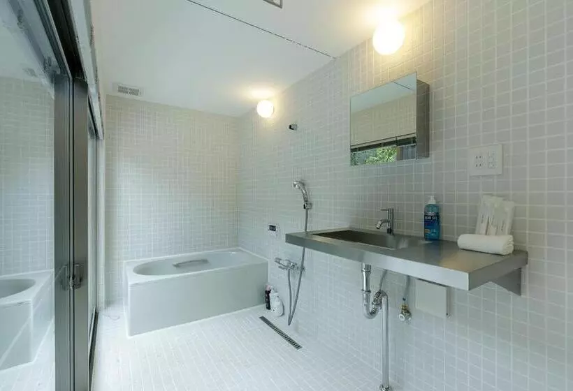 古民家ホテル 亀島駅徒歩1分 名古屋駅スグ 11月は期間限定でaokitakamasaの写真アートを掲載 11月度はbbqのご利用を中止とさせて頂きます