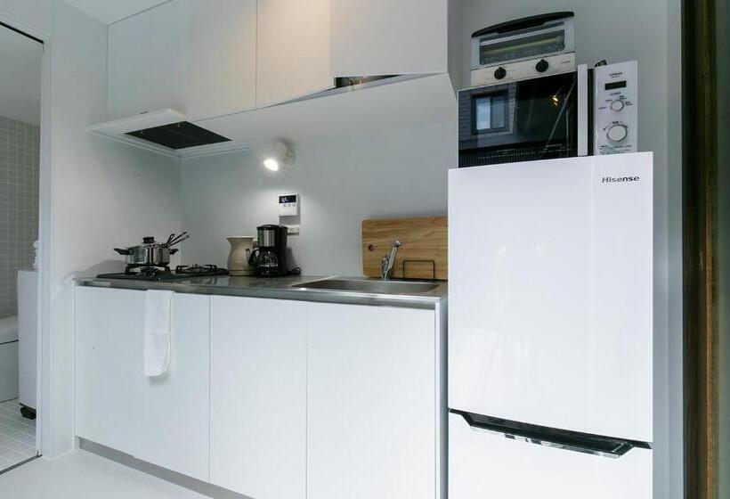 古民家ホテル 亀島駅徒歩1分 名古屋駅スグ 11月は期間限定でaokitakamasaの写真アートを掲載 11月度はbbqのご利用を中止とさせて頂きます