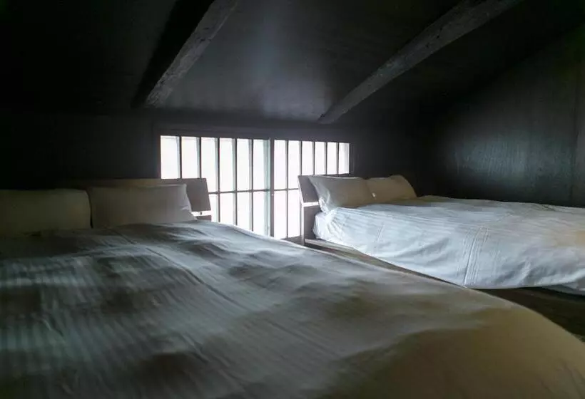 古民家ホテル 亀島駅徒歩1分 名古屋駅スグ 11月は期間限定でaokitakamasaの写真アートを掲載 11月度はbbqのご利用を中止とさせて頂きます