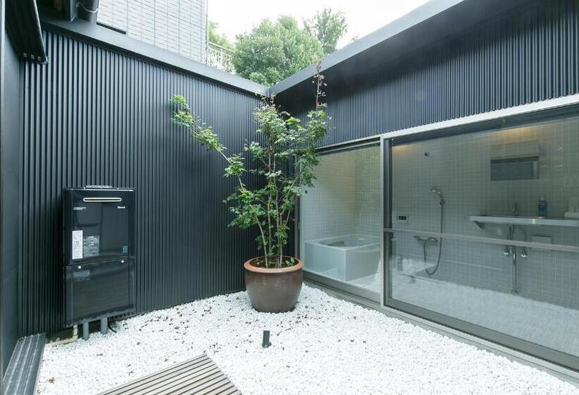 古民家ホテル 亀島駅徒歩1分 名古屋駅スグ 11月は期間限定でaokitakamasaの写真アートを掲載 11月度はbbqのご利用を中止とさせて頂きます