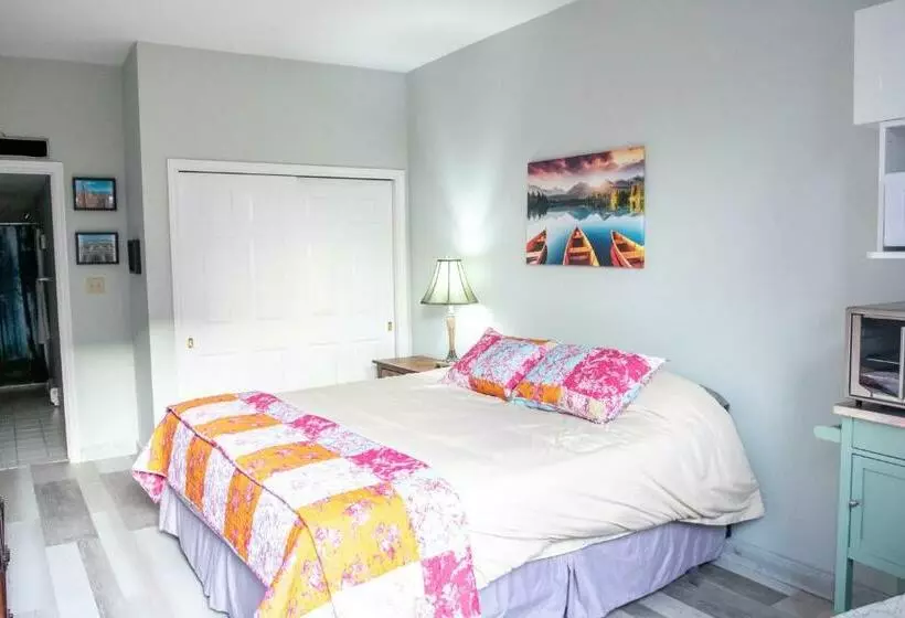 Retkeilymaja The Jypsy Inn / Muskoka