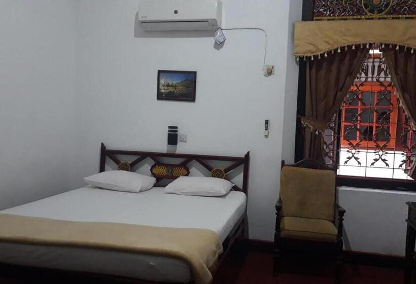 Otel Koolkost At Tenggilis  Minimum Stay 30 Nights