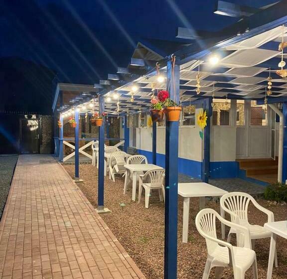 Pensiunea Blue House