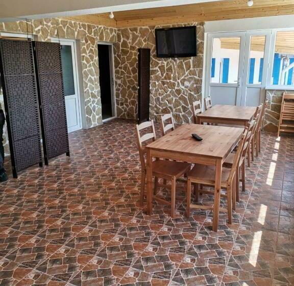 Pensiunea Blue House