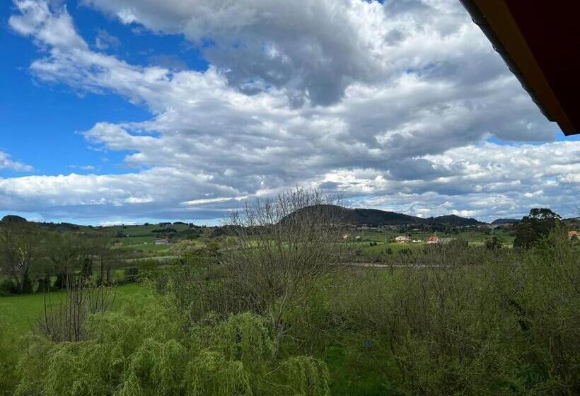 تختخواب و صبحانه El Puente