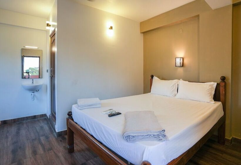 בית מלון כפרי The French Villa