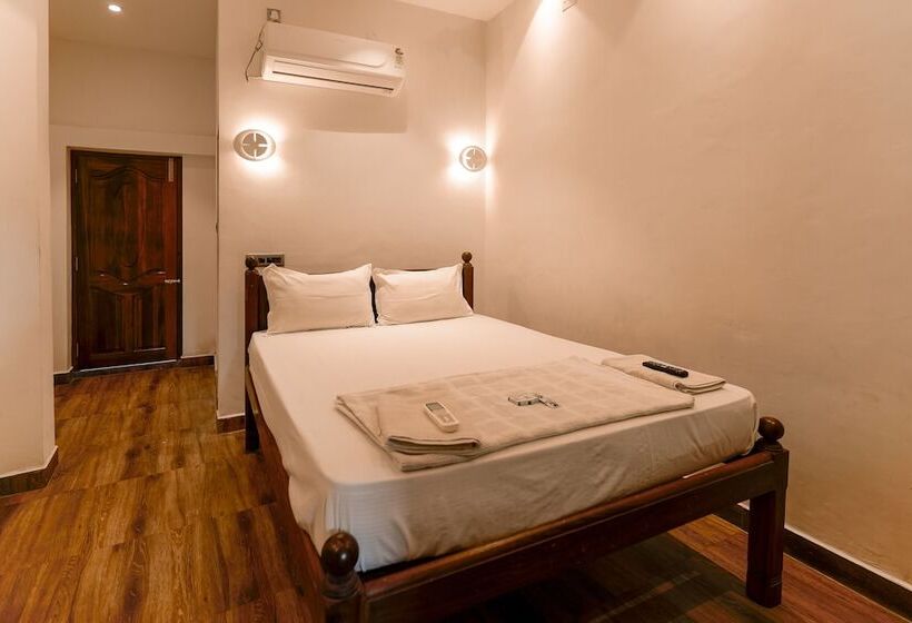 בית מלון כפרי The French Villa