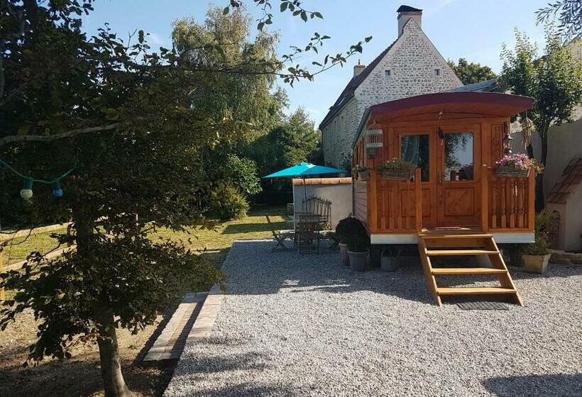 Bed and Breakfast La Roulotte Du Haut Pinleu