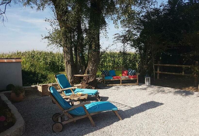 Bed and Breakfast La Roulotte Du Haut Pinleu