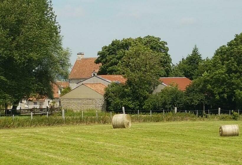 Bed and Breakfast La Roulotte Du Haut Pinleu