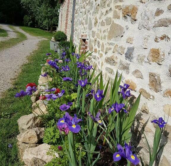 Bed and Breakfast La Roulotte Du Haut Pinleu