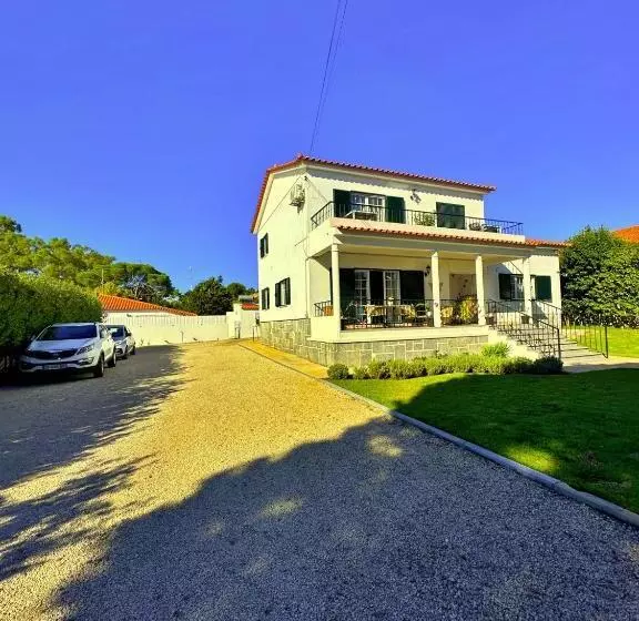 ベッドアンドブレックファースト Moro S Friends House   Cascais