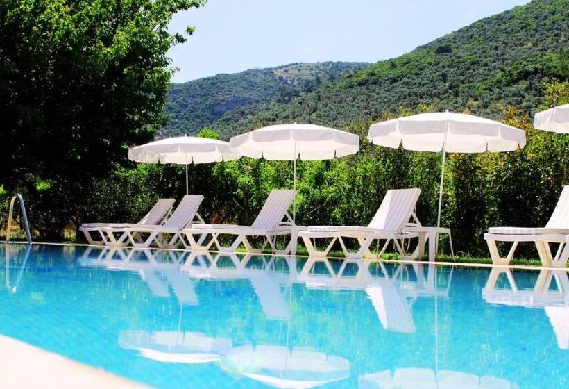 هتل Pir Efes Konakları