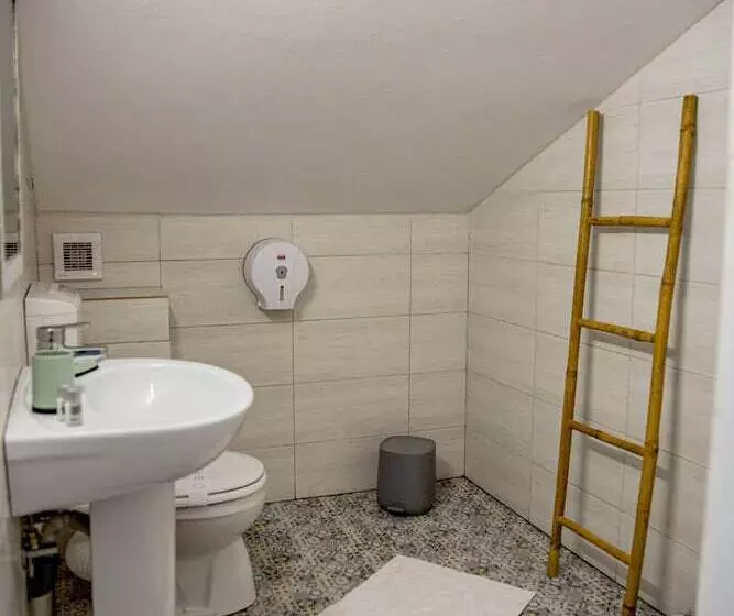 Majatalo Spot Vama Veche