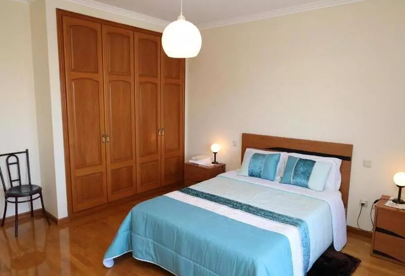 ペンション Porto Cruz House