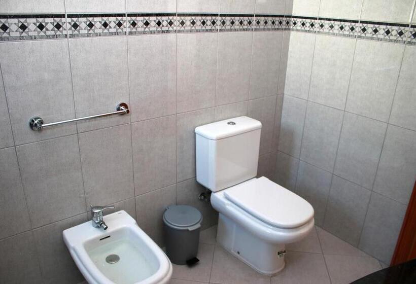 پانسیون Porto Cruz House