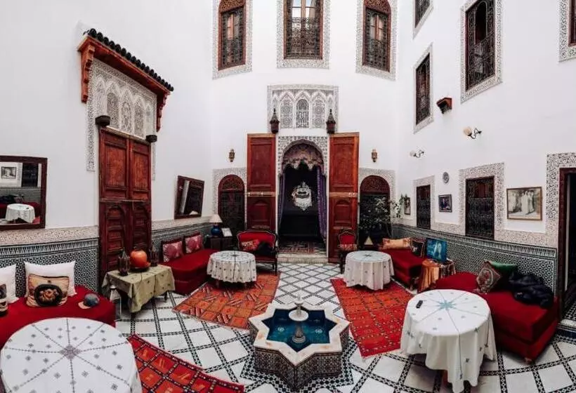 پانسیون Riad Arabella