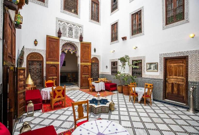 پانسیون Riad Arabella