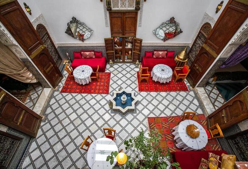 پانسیون Riad Arabella