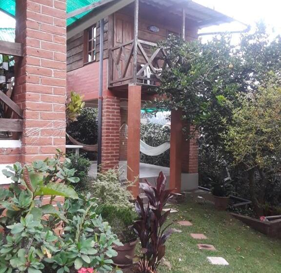 فندق صغير Hostal Cabañas Ave Maria