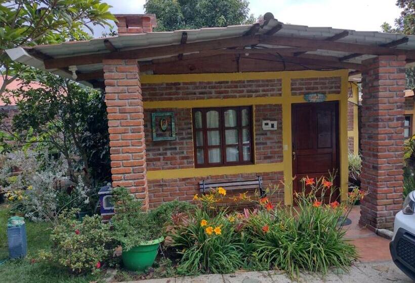 فندق صغير Hostal Cabañas Ave Maria