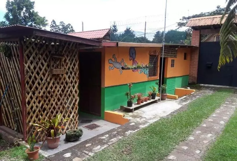 Retkeilymaja Hostal Cabañas Ave Maria