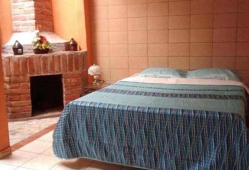 فندق صغير Hostal Cabañas Ave Maria