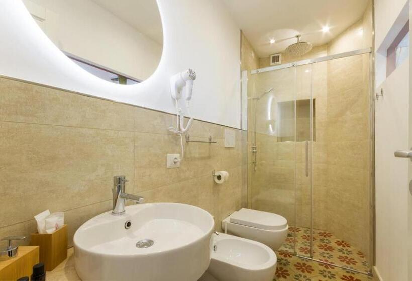 تختخواب و صبحانه Reluxe Private Wellness