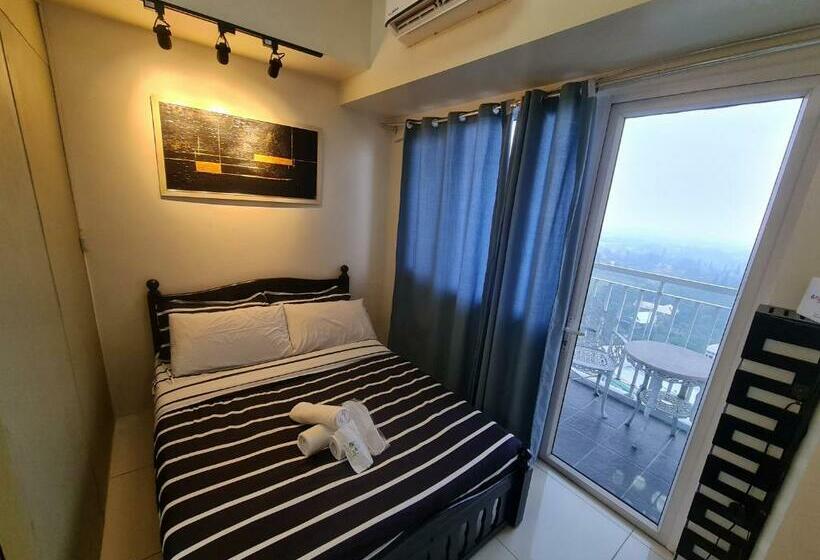 Lush Tagaytay Smdc Wind With Balcony, Unli Netflix And Wifi