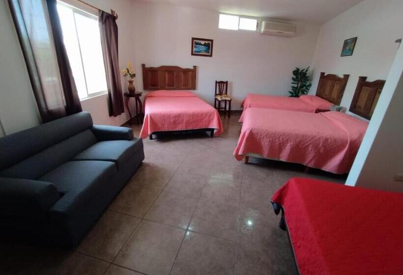 پانسیون Hostal Cristo Rey