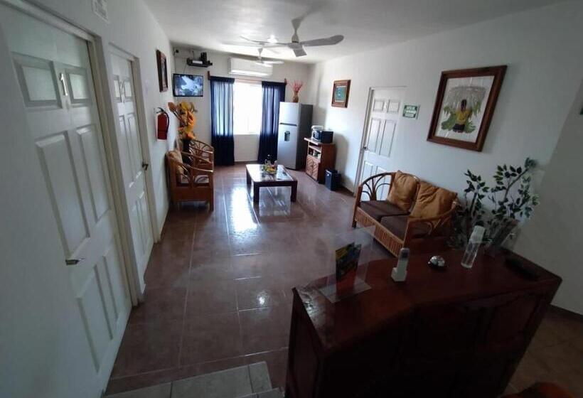 پانسیون Hostal Cristo Rey