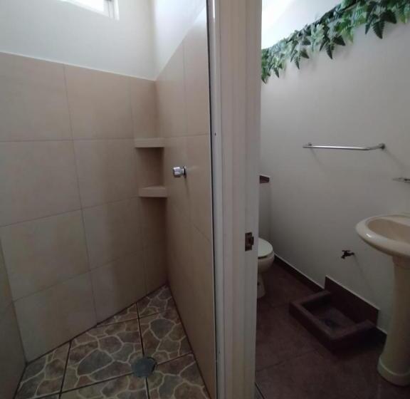 پانسیون Hostal Cristo Rey