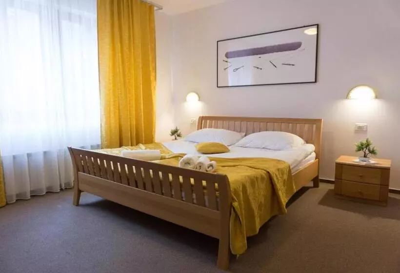 تختخواب و صبحانه Restaurant And Rooms Kotlar