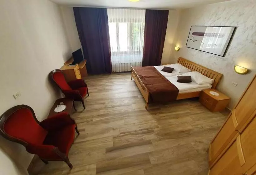 تختخواب و صبحانه Restaurant And Rooms Kotlar