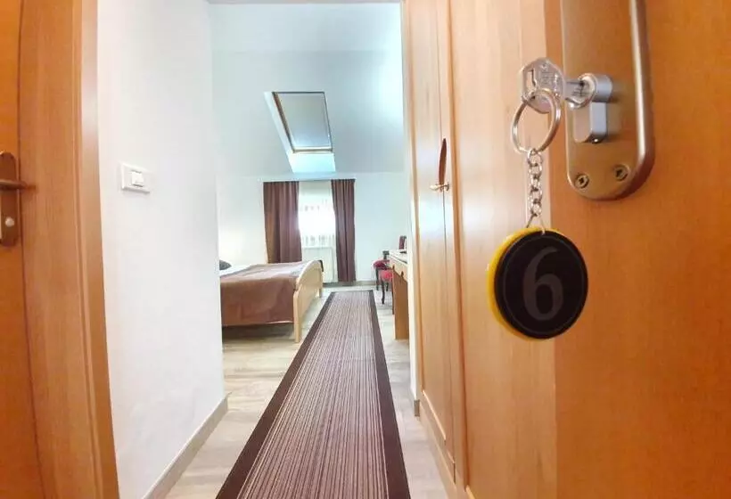 تختخواب و صبحانه Restaurant And Rooms Kotlar