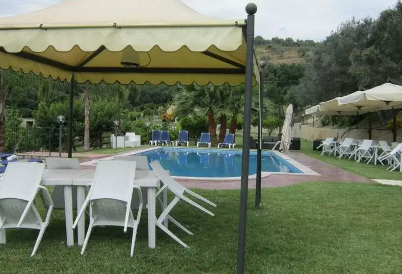 ホテル Agriturismo La Valle Incantata Gerace