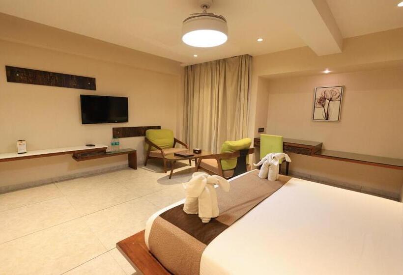 ホテル Rs Exclusive Stay & Fine Dine   Near To Akola Junction