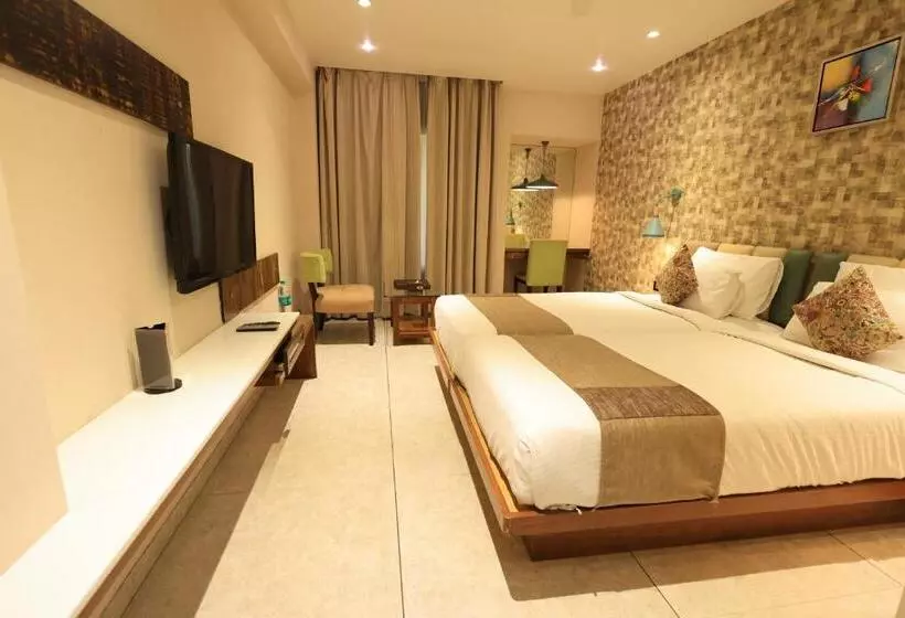 ホテル Rs Exclusive Stay & Fine Dine   Near To Akola Junction