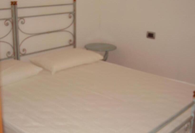 بنسيون Villa Dettori