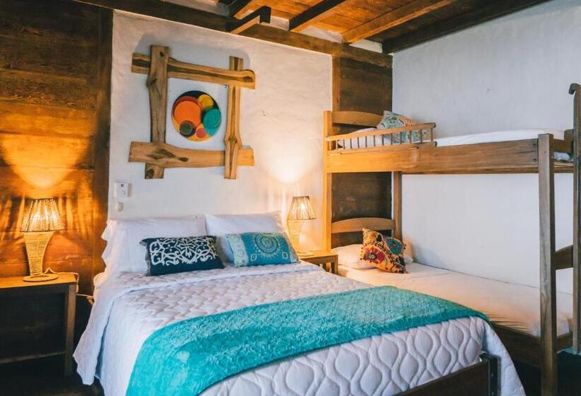 호스텔 Cuna Luna Hosteria