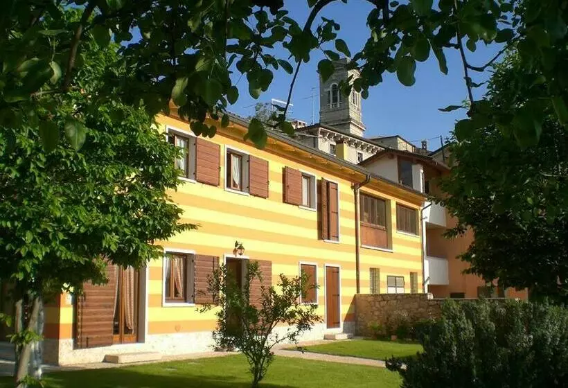 Hotelli Agriturismo El Crear