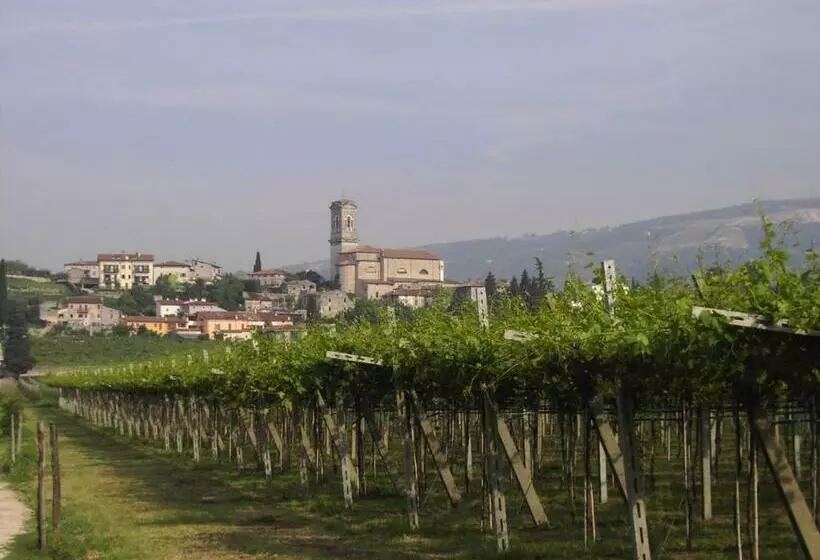 Hotelli Agriturismo El Crear